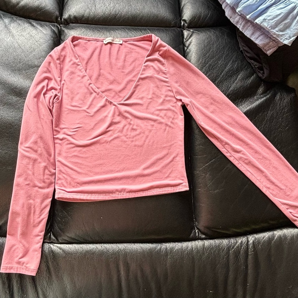 Pink Long Sleeve V Neck Cropped Shirt | Size Small by Sincerely Jules